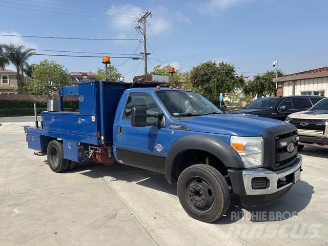 Ford F-550 Бортовые фургоны
