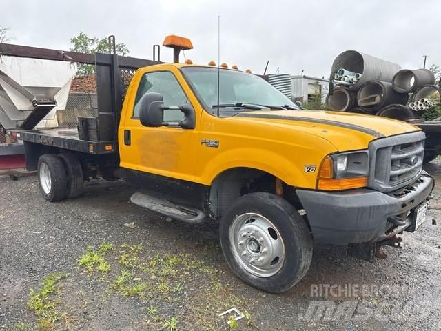 Ford F-550 Грузовики-платформы/боковая разгрузка