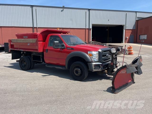Ford F-550 Снежные отвалы и плуги