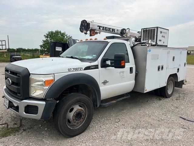 Ford F-550 Комбинированные дорожные машины