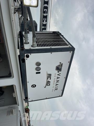 Ford F-550 Комбинированные дорожные машины