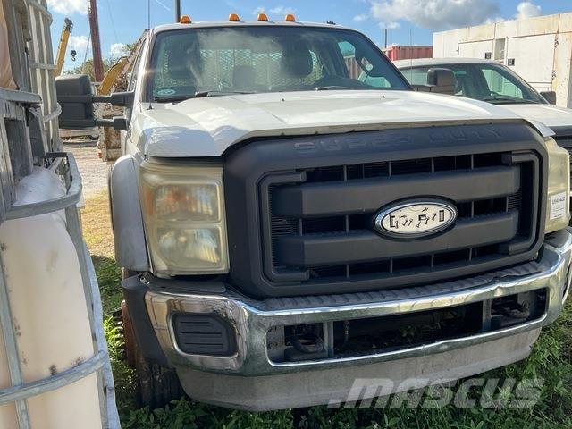 Ford F-550 Грузовики-платформы/боковая разгрузка