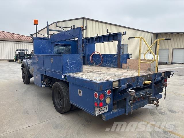 Ford F-550 Бортовые фургоны