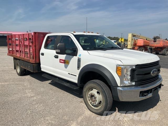 Ford F-550 Грузовики-платформы/боковая разгрузка