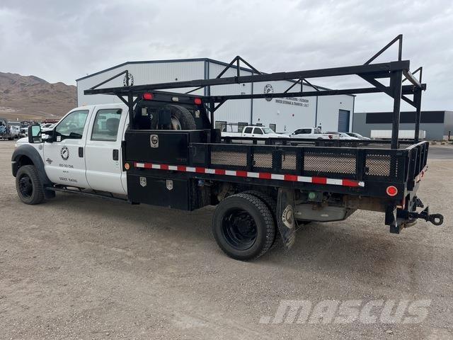 Ford F-550 Грузовики-платформы/боковая разгрузка
