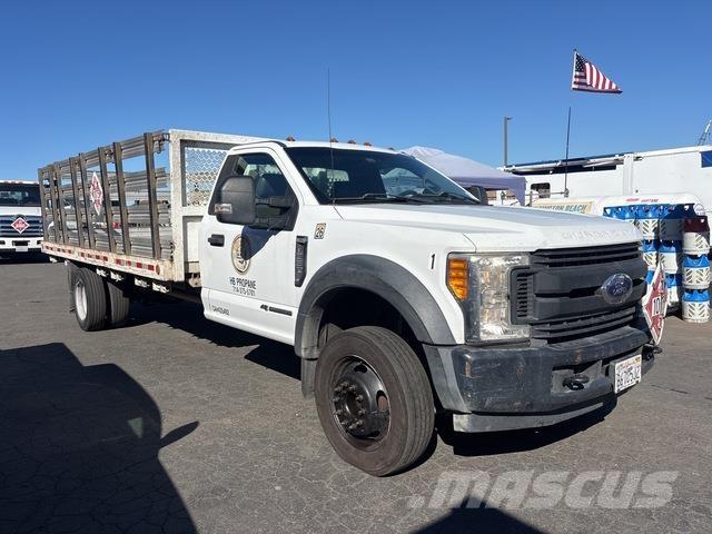 Ford F-550 Грузовики-платформы/боковая разгрузка