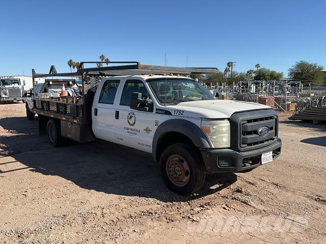 Ford F-550 Грузовики-платформы/боковая разгрузка