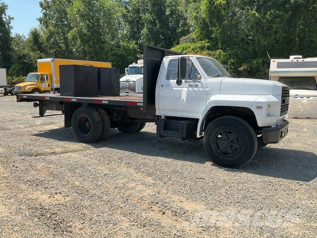 Ford F-600 Грузовики-платформы/боковая разгрузка