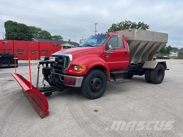 Ford F-650 Снежные отвалы и плуги