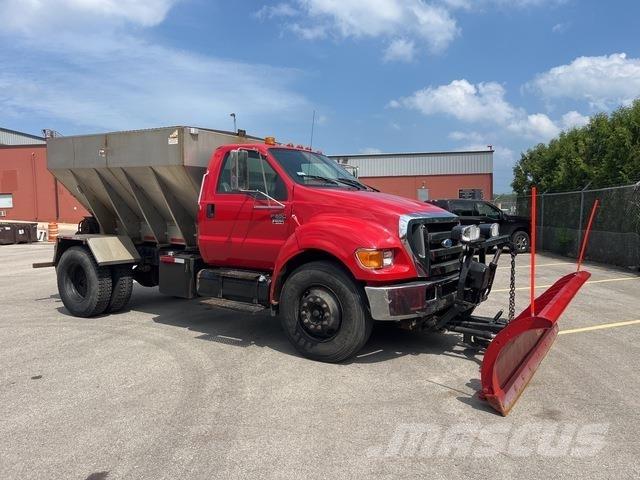 Ford F-650 Снежные отвалы и плуги