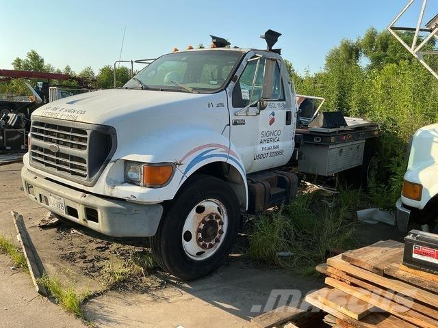 Ford F-650 Грузовики-платформы/боковая разгрузка