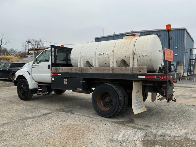 Ford F-650 Грузовики-платформы/боковая разгрузка