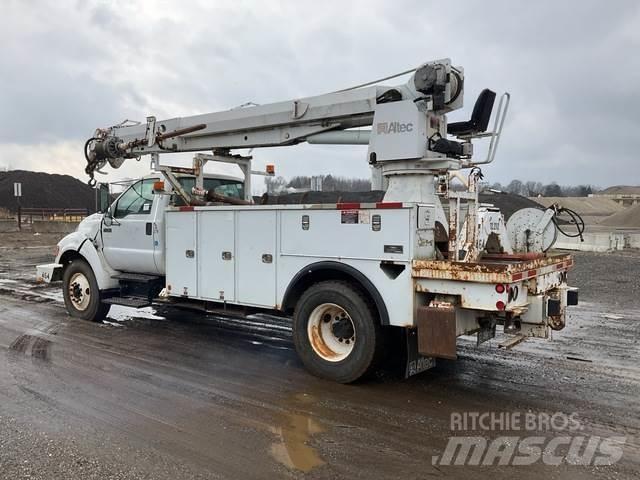 Ford F-750 Передвижные буровые установки