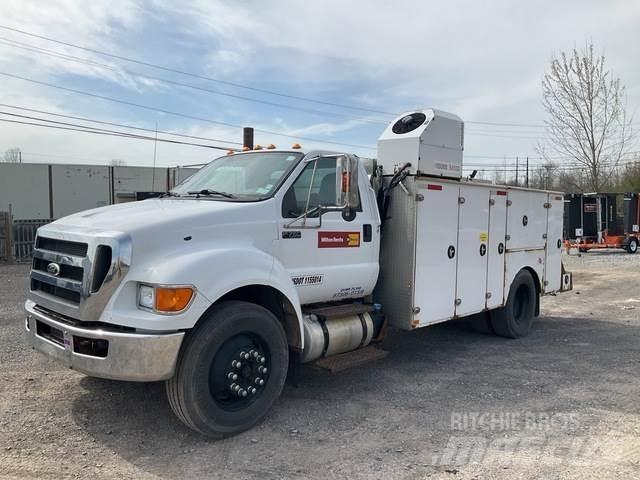 Ford F-750 Комбинированные дорожные машины