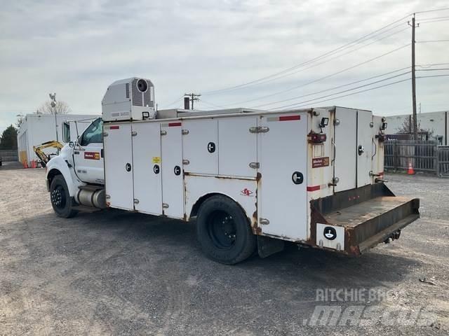 Ford F-750 Комбинированные дорожные машины