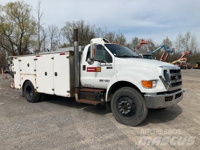 Ford F-750 Комбинированные дорожные машины