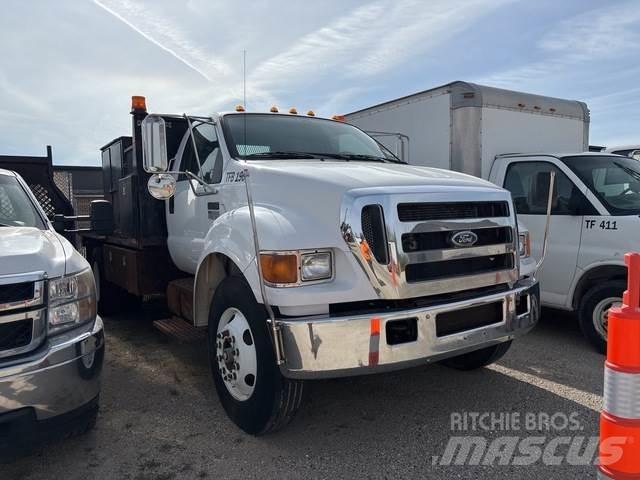 Ford F-750 Грузовики-платформы/боковая разгрузка