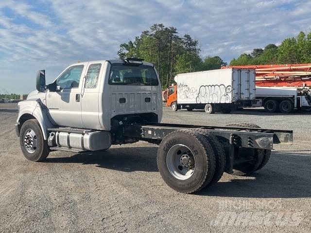 Ford F-750 Кабины