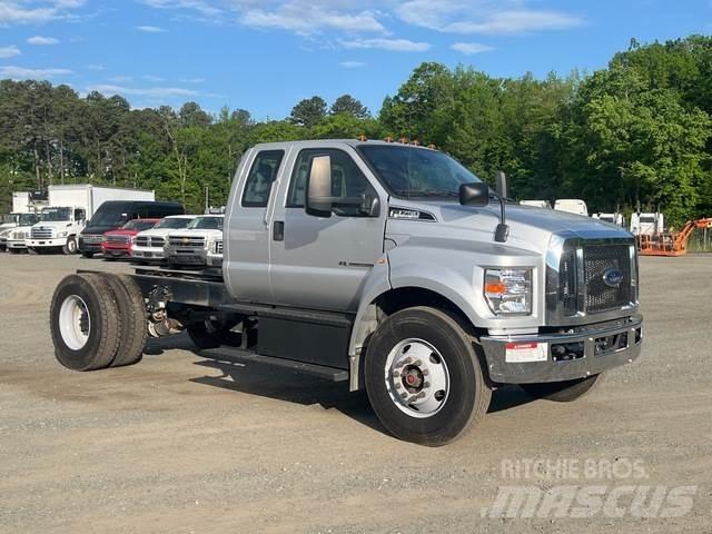 Ford F-750 Кабины