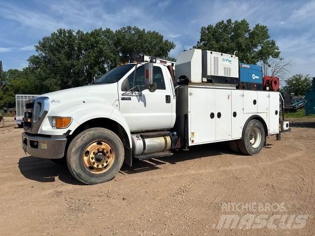 Ford F-750 Комбинированные дорожные машины