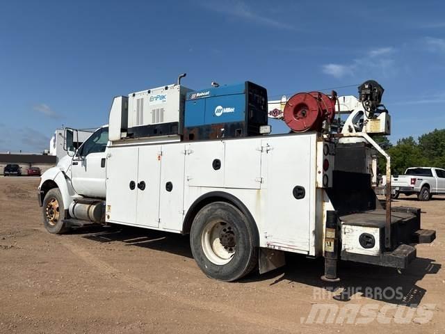 Ford F-750 Комбинированные дорожные машины