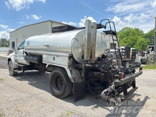 Ford F-750 Автобетоносмесители