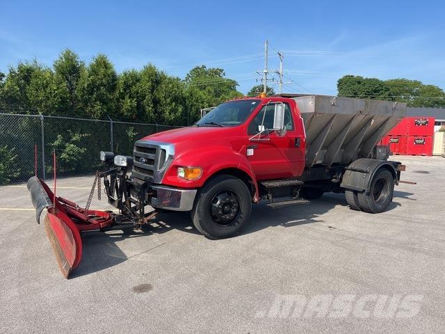 Ford F-750 Снежные отвалы и плуги