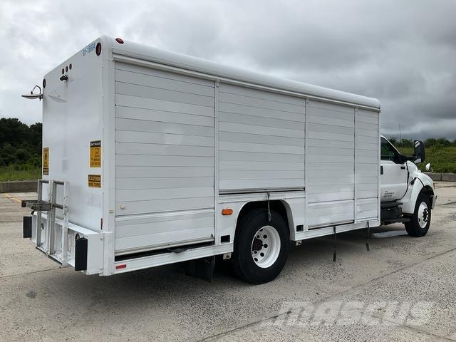 Ford F-750 Грузовики для доставки напитков