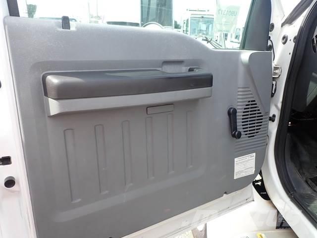 Ford F-750 Грузовики для доставки напитков