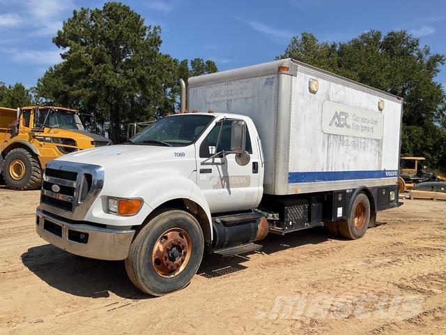 Ford F-750 Грузовики-цистерны