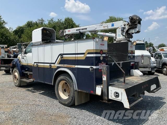 Ford F-750 Комбинированные дорожные машины