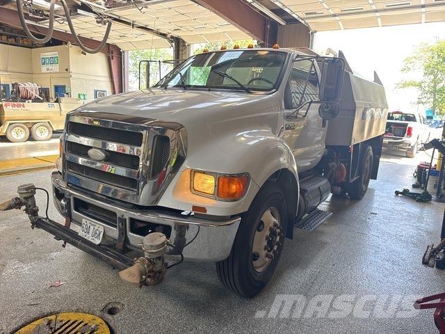 Ford F-750 Поливочные машины