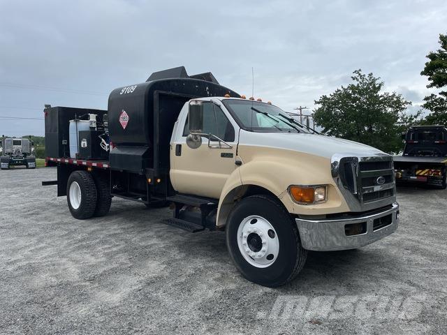 Ford F-750 Грузовики-цистерны