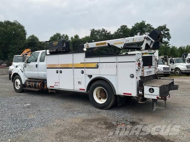Ford F-750 Комбинированные дорожные машины
