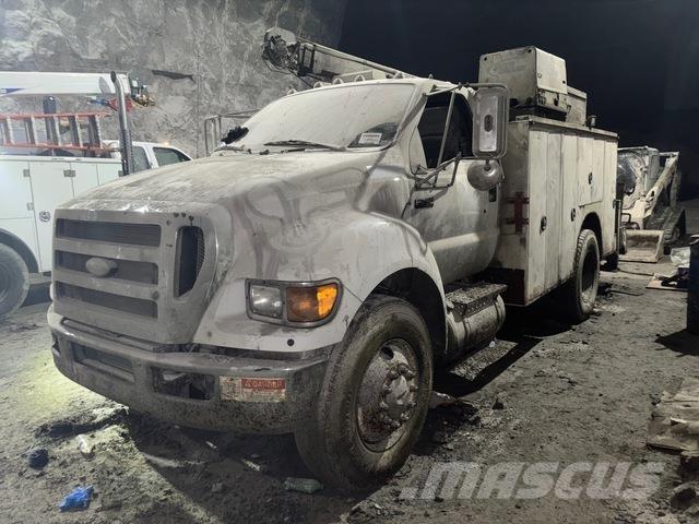 Ford F-750 Комбинированные дорожные машины