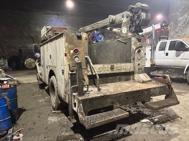 Ford F-750 Комбинированные дорожные машины