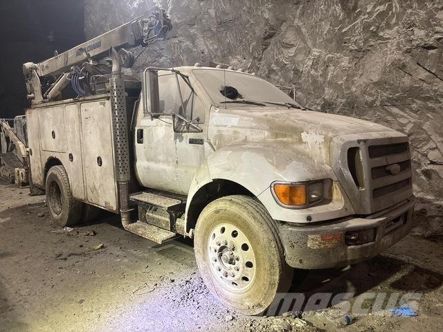 Ford F-750 Комбинированные дорожные машины