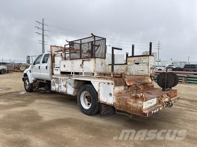 Ford F-750 Комбинированные дорожные машины