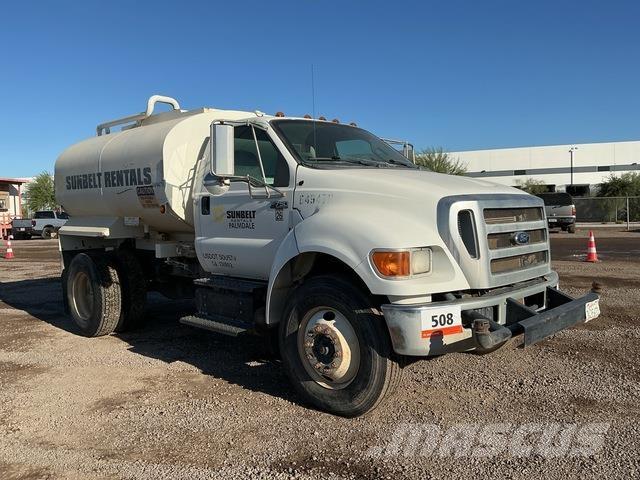 Ford F-750 Поливочные машины