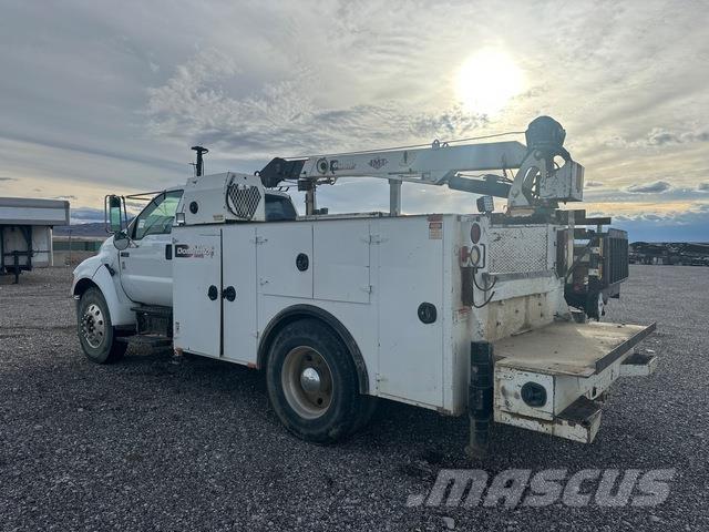 Ford F-750 Комбинированные дорожные машины