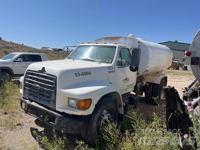 Ford F-800 Поливочные машины