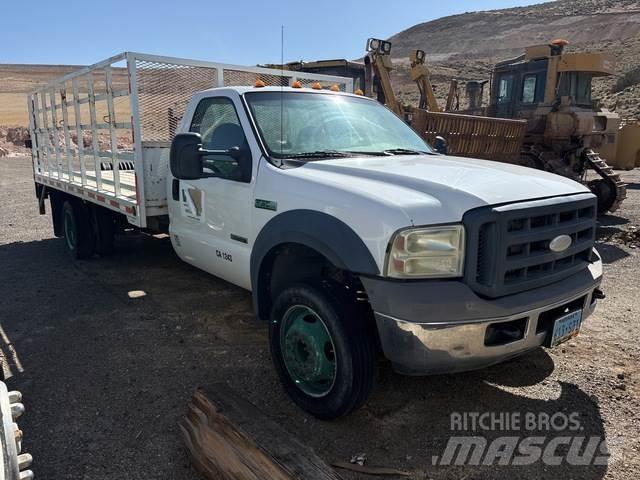 Ford F550 Грузовики-платформы/боковая разгрузка