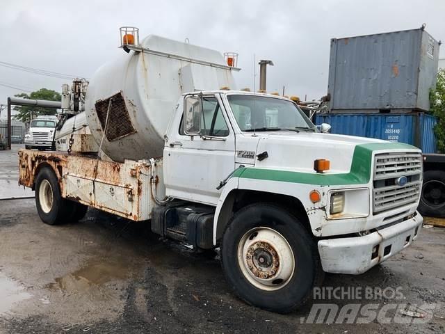 Ford F700 Строительная техника - Другие