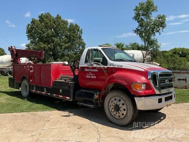 Ford F750 Комбинированные дорожные машины