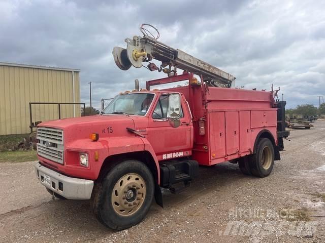 Ford F800 Бортовые фургоны
