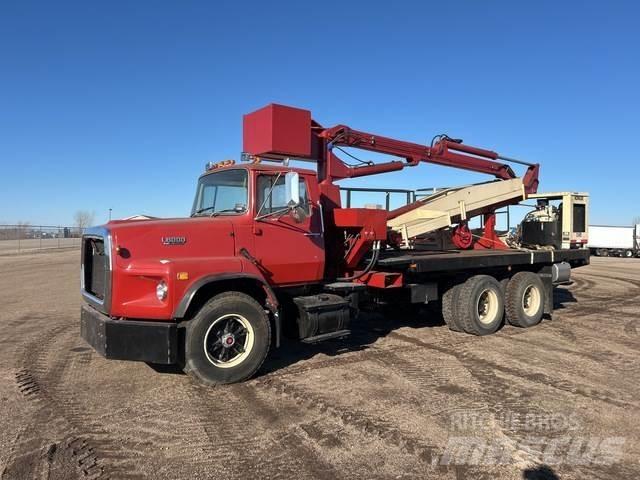 Ford L8000 Строительная техника - Другие