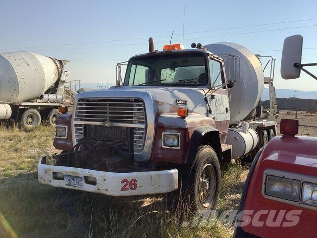 Ford L8000 Специальные грузовики