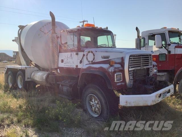 Ford L8000 Специальные грузовики