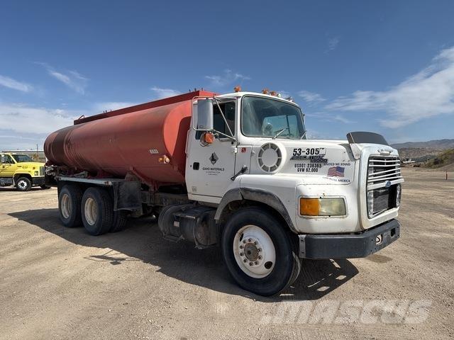 Ford L9000 Поливочные машины
