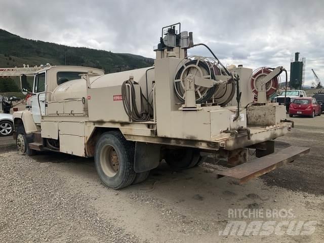Ford LN8000 Грузовики-цистерны